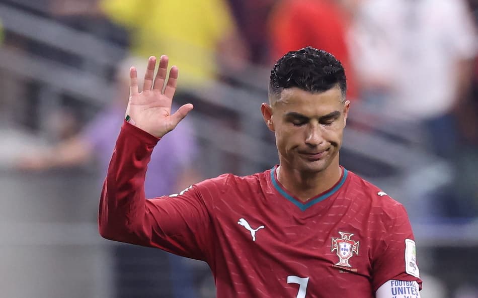 Cristiano Ronaldo acenando