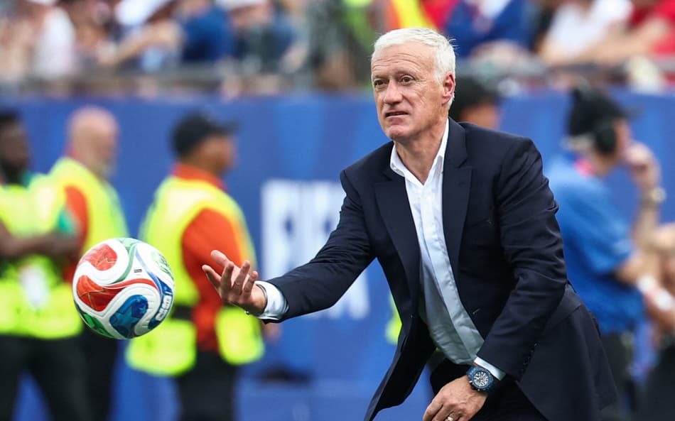 Deschamps orienta time da França