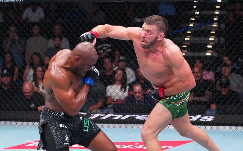 Dricus du Plessis e Kamaru Usman se enfrentaram no UFC Oklahoma City (Foto: Reprodução/UFC Brasil)