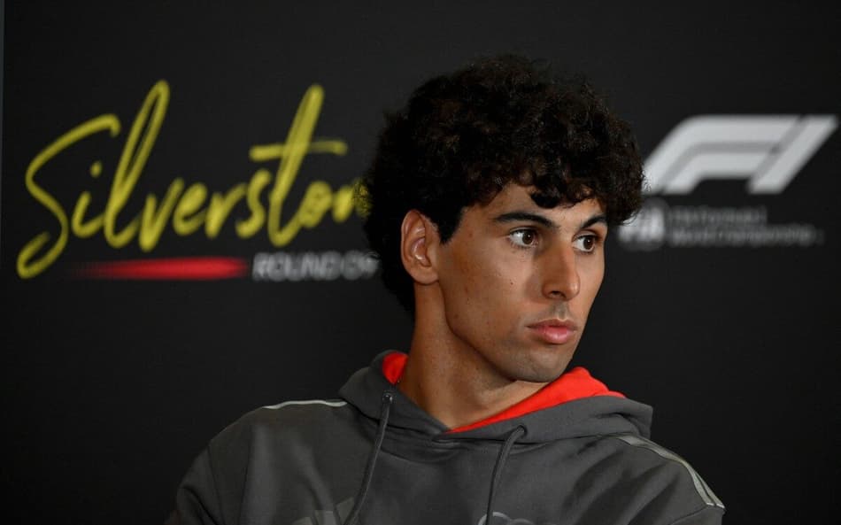 Gabriel Bortoleto em coletiva de imprensa na véspera do GP da Inglaterra de F1