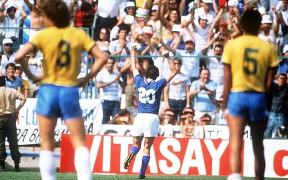 Paolo Rossi fez os três da Itália contra o Brasil em 82 