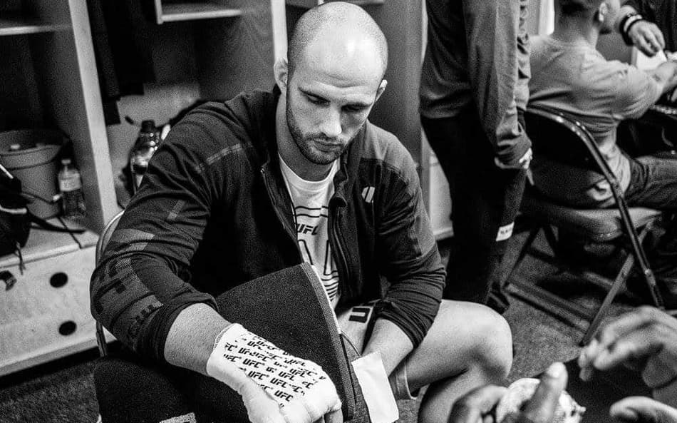 Volkan Oezdemir é atleta meio-pesado do UFC
