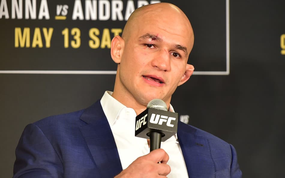 Junior "Cigano" dos Santos em coletiva após UFC 211