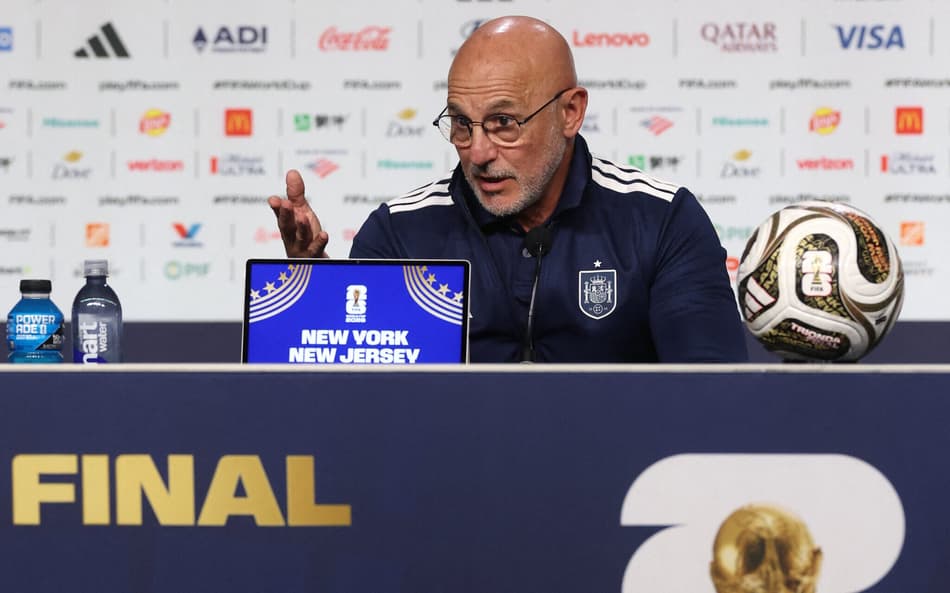 Técnico da Espanha, Luís de la Fuente, antes da final da Copa do Mundo com a Argentina