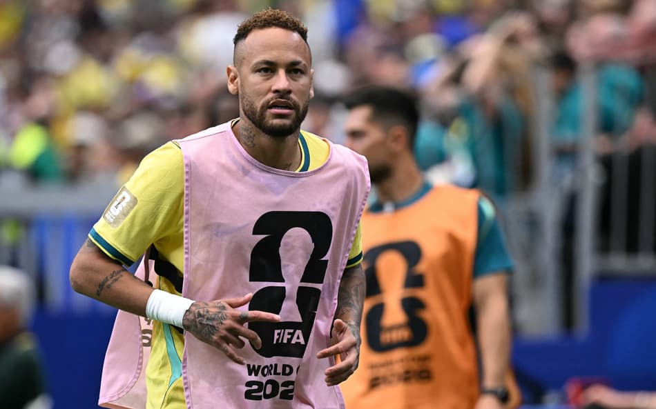 Neymar vestindo colete de reserva da Fifa 2026