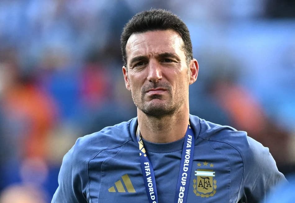 Scaloni emocionado após final da copa
