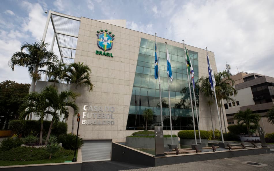 CBF indica novas diretrizes de arbitragem com regras da Copa para o Brasileirão