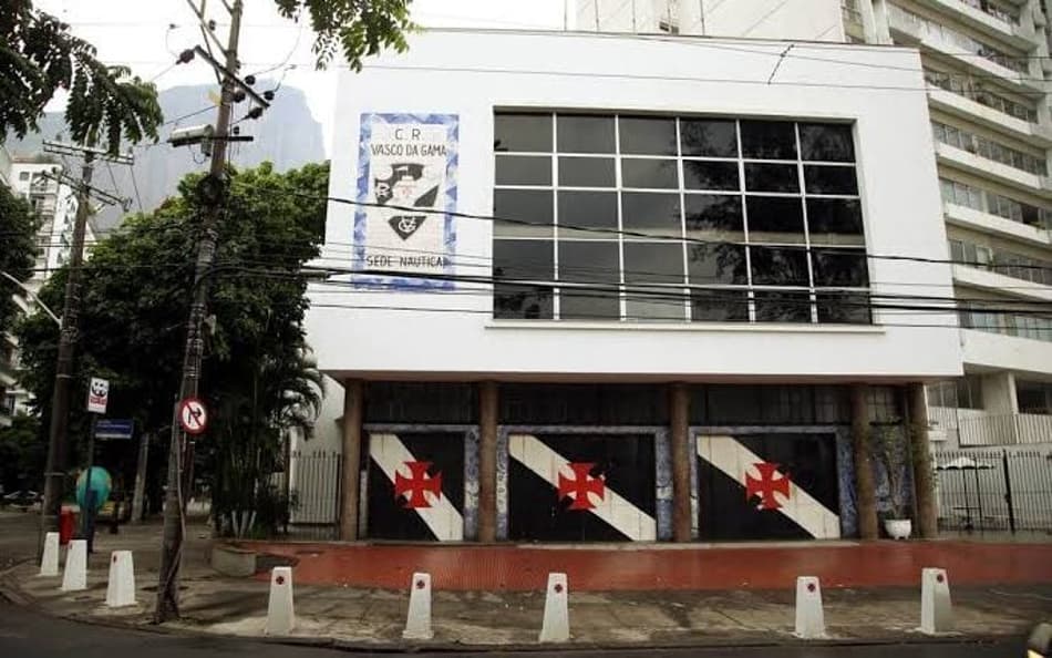 Fachada da sede náutica do Vasco da Gama