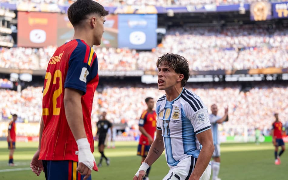 Argentinos apontam Simeone como culpado por vice para a Espanha