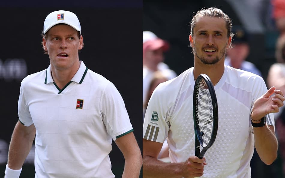 À esquerda, Jannik Sinner, de boné e blusa polo brancos, olha concentrado; à direita, Alexander Zverev, com blusa branca e raquete na mão direita, aplaude
