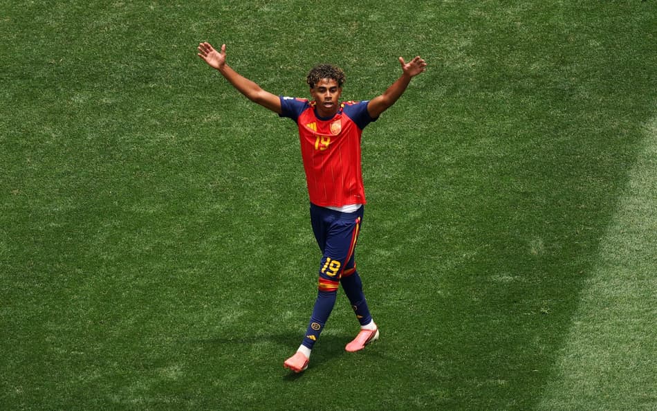 Yamal pode repetir feito de Mbappé em Copas do Mundo