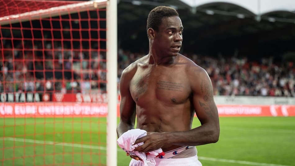 BALOTELLI NO CORINTHIANS? Relembre grandes polêmicas na carreira do atacante