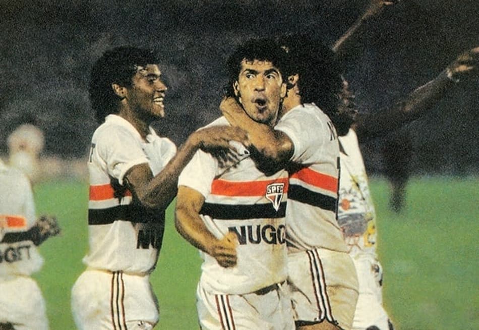25/2/1987 - Guarani 3 (3) x (4) 3 São Paulo - Na final do Brasileiro de 1986, o São Paulo perdia por 3 a 2 até o último lance da prorrogação quando Careca marcou um golaço e provocou a decisão por pênaltis, vencida pelo Tricolor. Foi o segundo dos seis títulos do clube na competição.