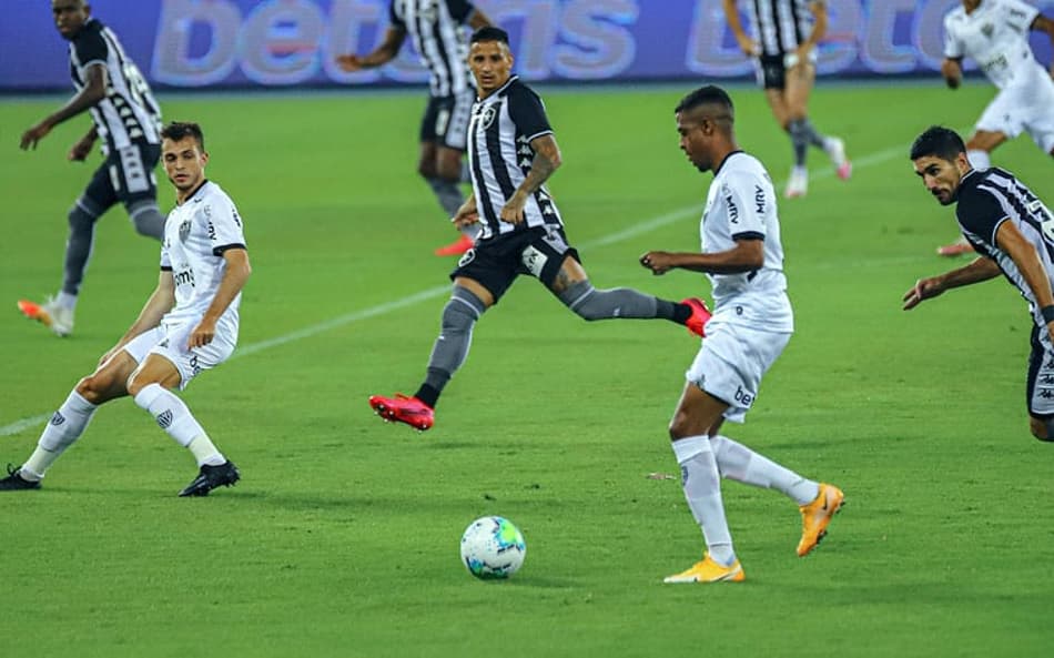 Atlético-MG em alta e Botafogo na lanterna: confira a classificação do returno do Brasileirão!