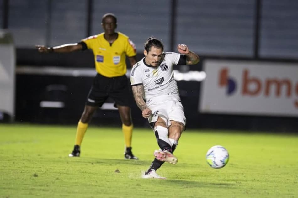 ATUAÇÕES: Vasco joga mal e é goleado pelo Ceará em São Januário; veja as notas