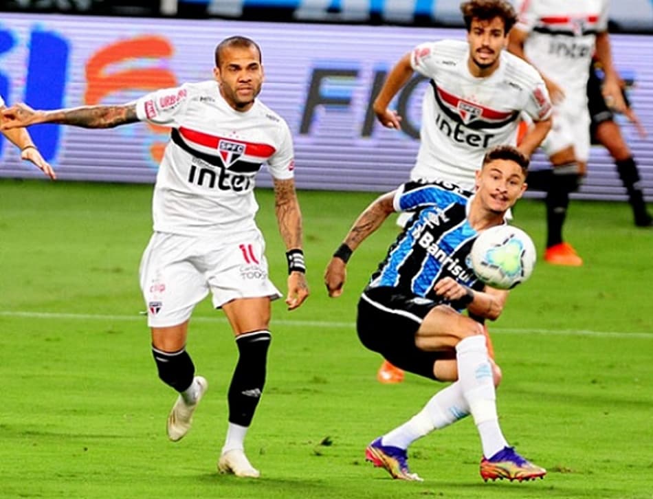 ATUAÇÕES: Daniel Alves e Volpi se destacam em jogo abaixo do São Paulo