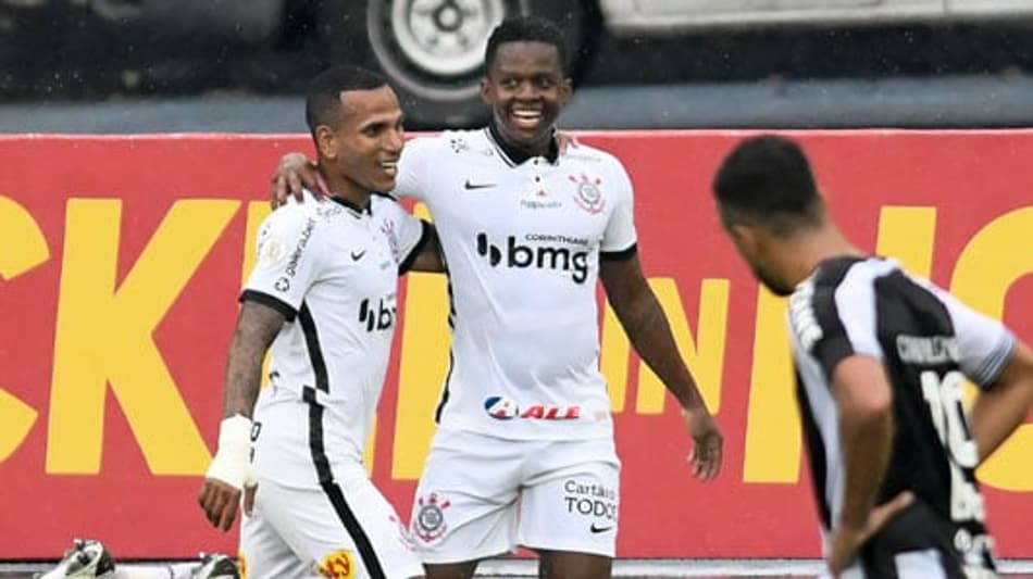ATUAÇÕES: Cazares e Mosquito se destacam e garantem vitória para o Corinthians no Engenhão