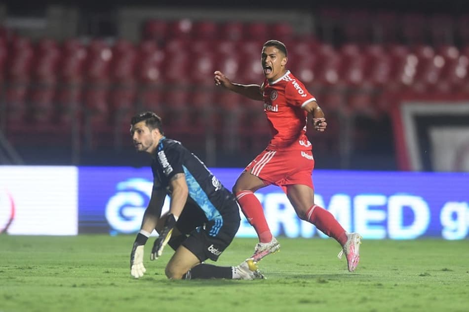 ATUAÇÕES: Em noite desastrosa do São Paulo, Volpi e Leo são os piores na goleada sofrida