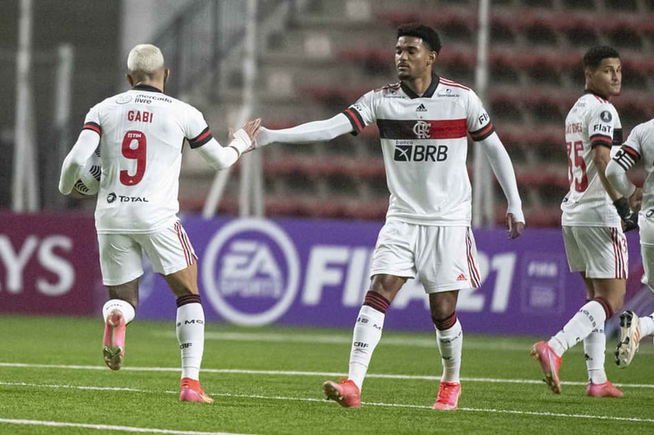 Unión La Calera x Flamengo - Gabigol e Bruno Viana