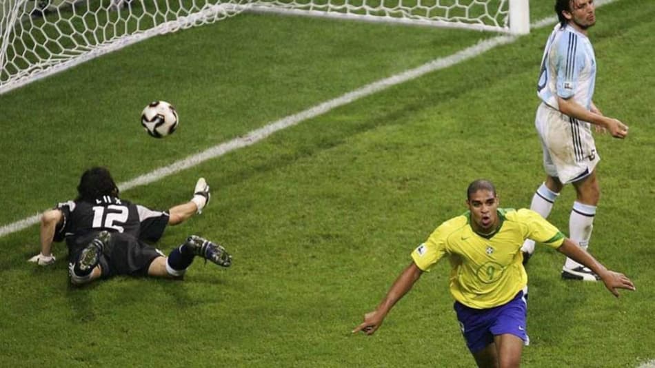 Adriano Imperador - Copa América 2004 - Brasil e Argentina