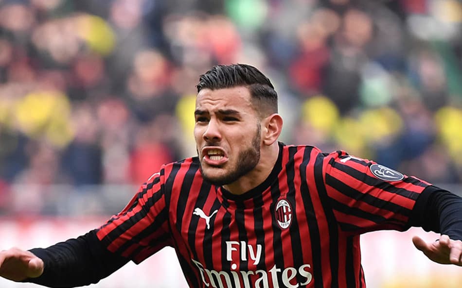 Theo Hernández jogando pelo campeonato italiano