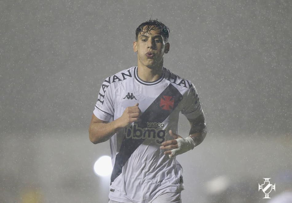 ATUAÇÕES: Sarrafiore decide para o Vasco em noite de muita água e pouca inspiração