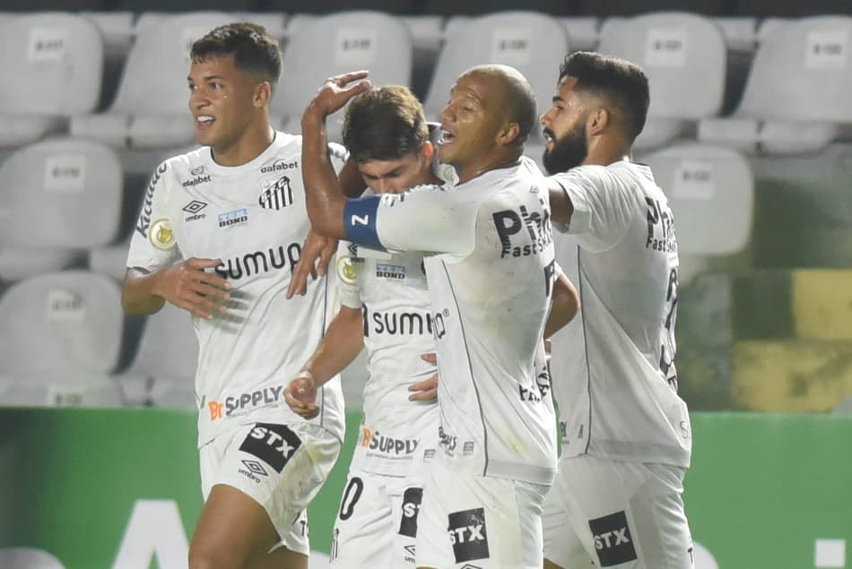 ATUAÇÕES: Pirani se destaca e faz golaço em empate do Santos com o Internacional