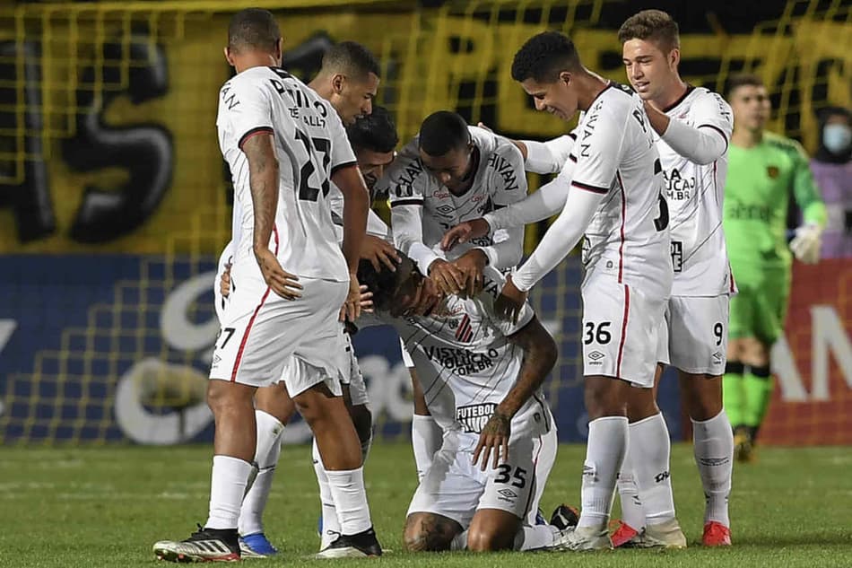 Peñarol-URU 1 x 2 Athletico