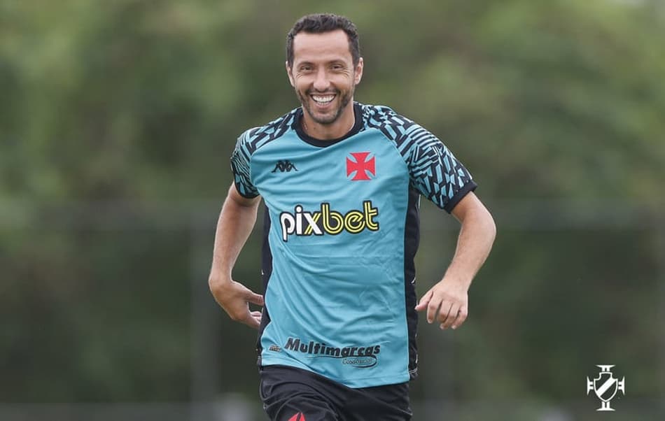 Nene é o terceiro maior artilheiro do Vasco no século 21. Relembre os gols do meia pelo Cruz-Maltino