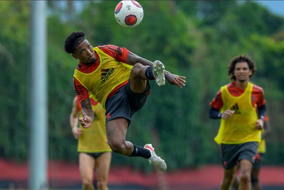 GALERIA: confira 20 fotos do primeiro dia de Marinho no Flamengo