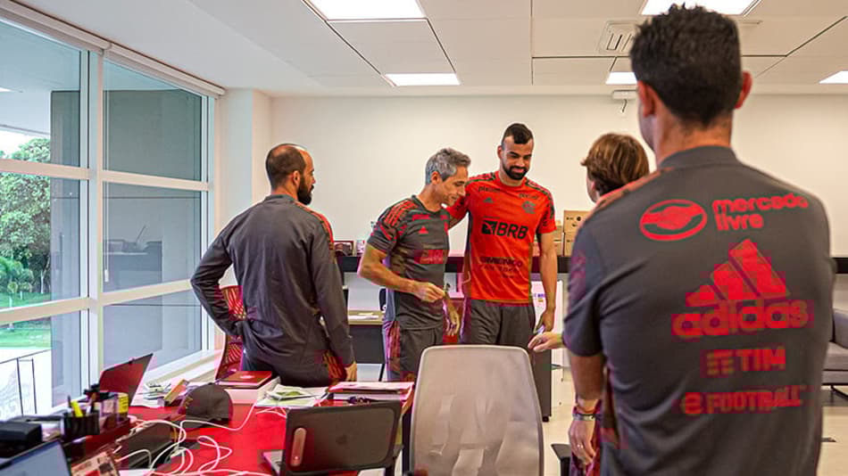 GALERIA: veja fotos do primeiro dia de Fabrício Bruno no Flamengo