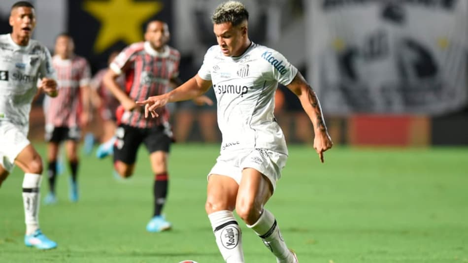 ATUAÇÕES: veja quem se salvou no Santos em derrota para o São Paulo