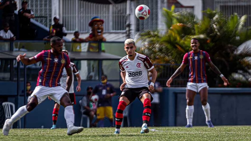 ATUAÇÕES: Andreas vai mal, Willian Arão entra e comanda virada do Flamengo sobre o Madureira