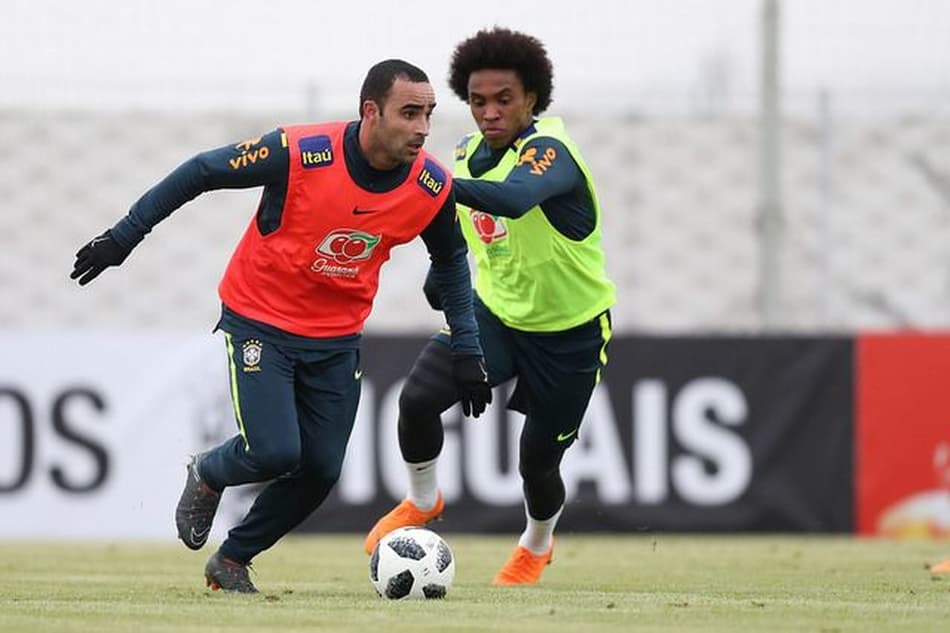 Ismaily tem sondagens de clubes do Brasil: veja 15 nomes com passagem pela Seleção que estão no mercado