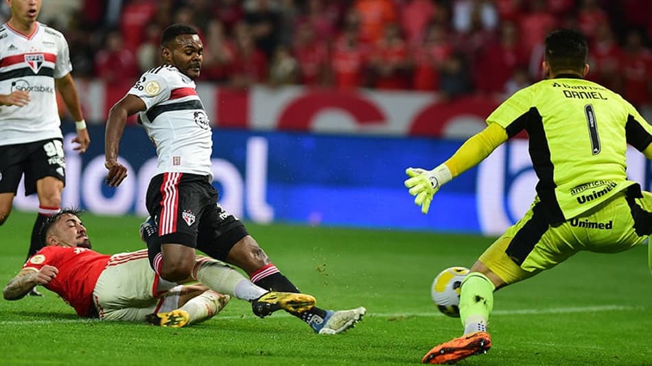 ATUAÇÕES: Em noite péssima de Thiago Couto e do setor defensivo, Nikão desencanta em empate do São Paulo