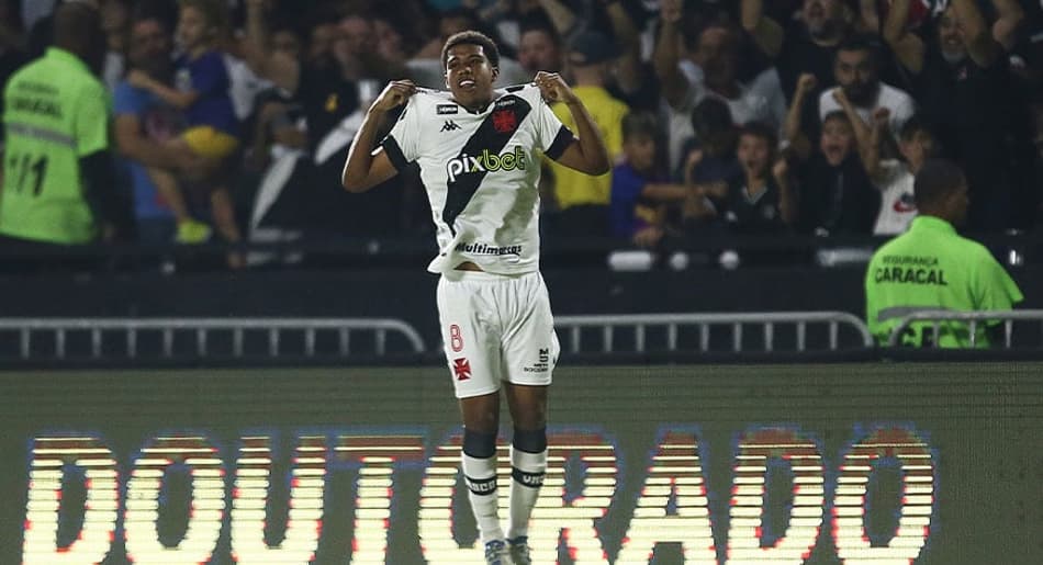 ATUAÇÕES: Andrey Santos desequilibra, marca duas vezes e é o destaque na vitória do Vasco