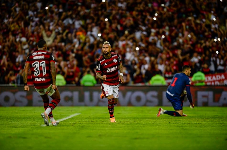 ATUAÇÕES: Victor Hugo se destaca e Vidal marca pela primeira vez em vitória do Flamengo
