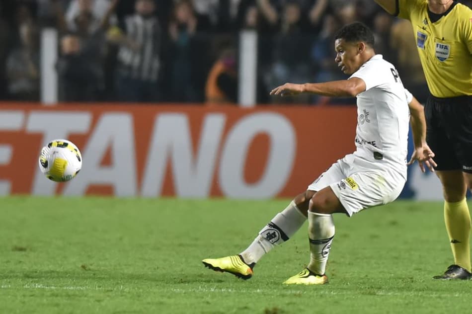 ATUAÇÕES: Sandry é o destaque negativo em noite guerreira do Santos