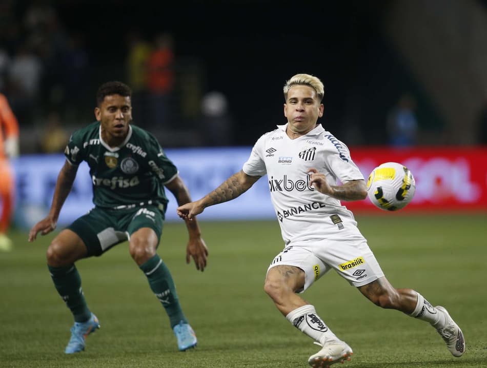 ATUAÇÕES: Soteldo inferniza defesa rival e é o melhor em derrota do Santos