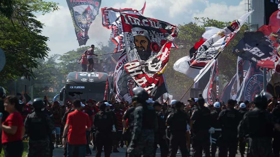 AeroFla: as imagens da festa no embarque do Flamengo rumo à final da Libertadores 2022