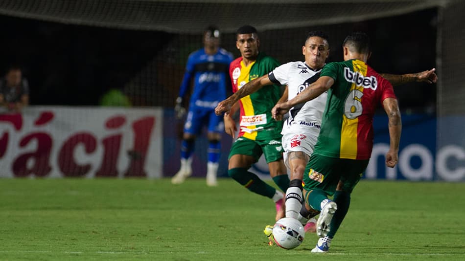 ATUAÇÕES: Jorginho tem escolhas equivocadas, e Thiago Rodrigues e Edimar falham em derrota do Vasco