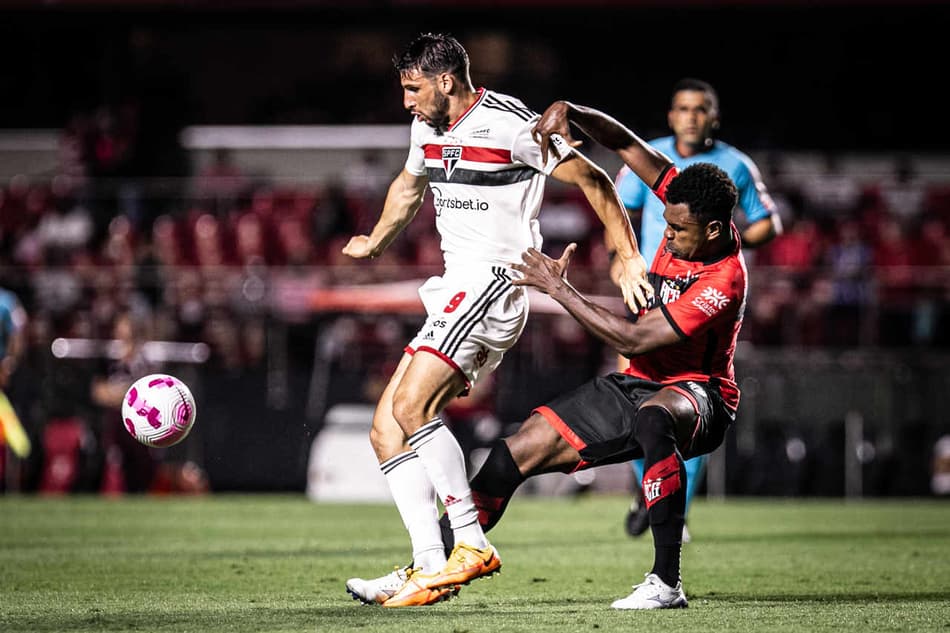 ATUAÇÕES: Felipe Alves brilha, e Luan faz o gol salvador em vitória do São Paulo