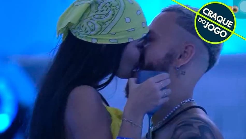 Beijo entre Fred e Larissa no BBB rende memes