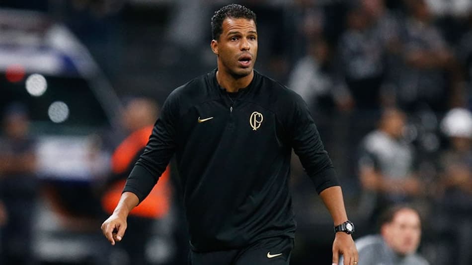 ATUAÇÕES: Fernando Lázaro tem noite desastrosa e leva a pior nota em derrota do Corinthians