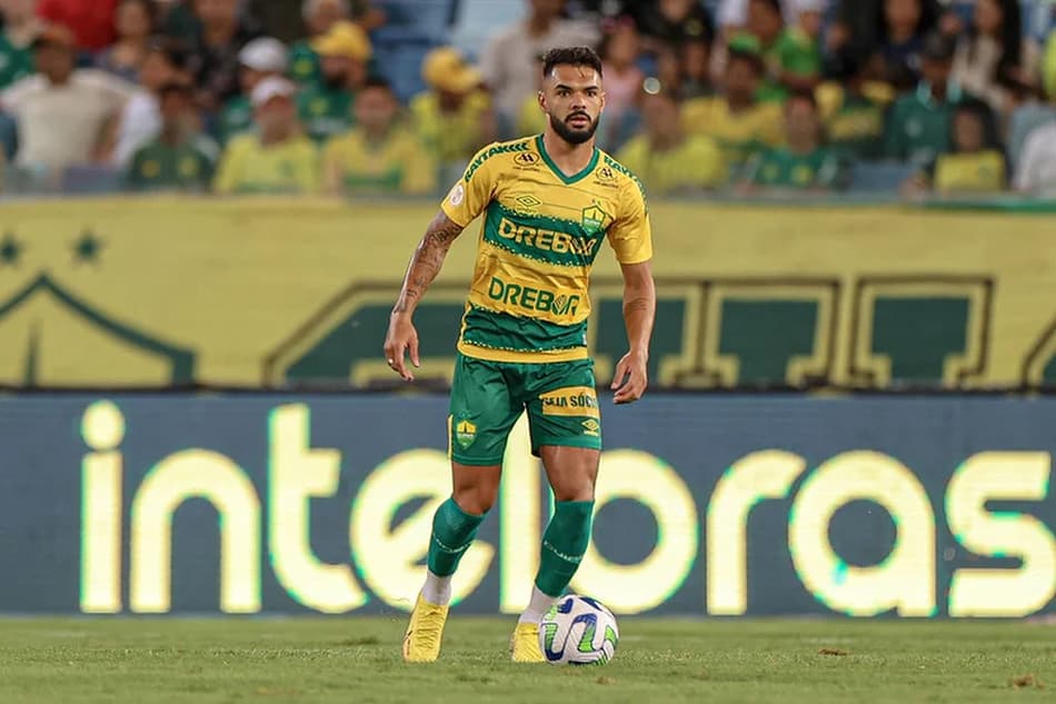 Raniele-Cuiaba-Athletico-Brasileirao_Easy-Resize.com (1)