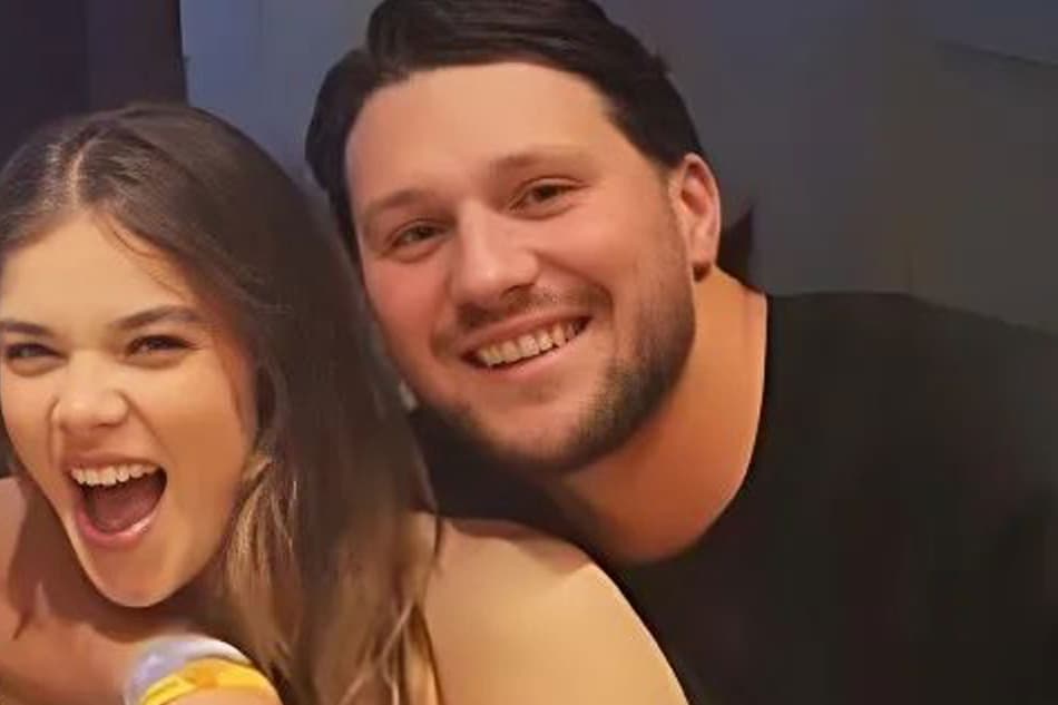 Hailee Steinfeld e Josh Allen