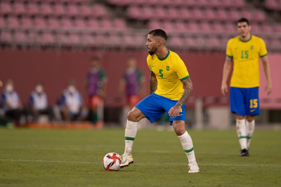 Douglas Luiz - Brasil