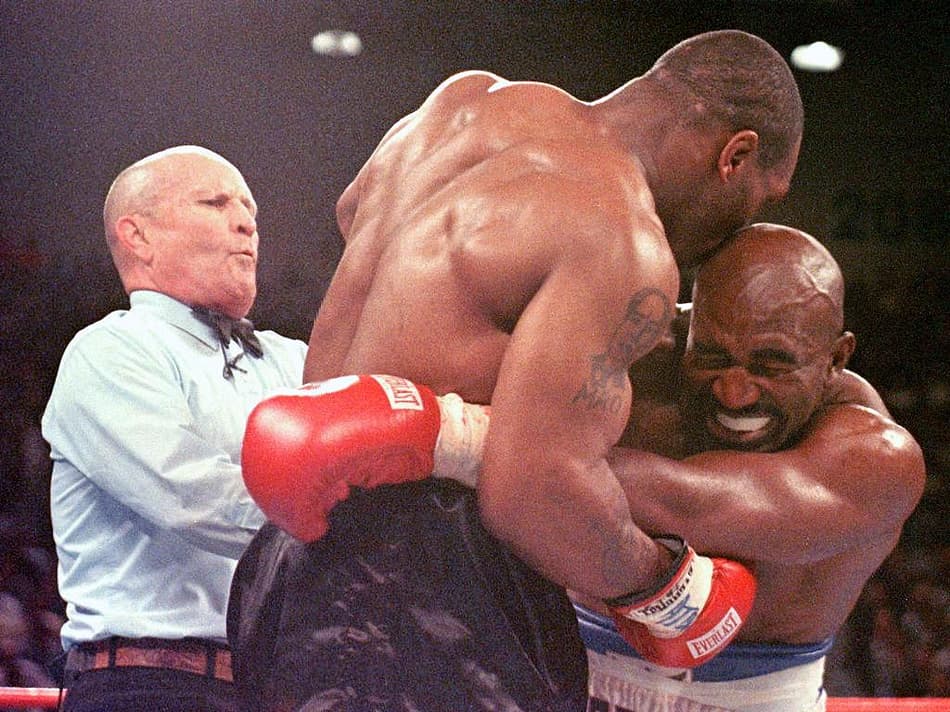 Mike Tyson x Evander Holyfield - mordida