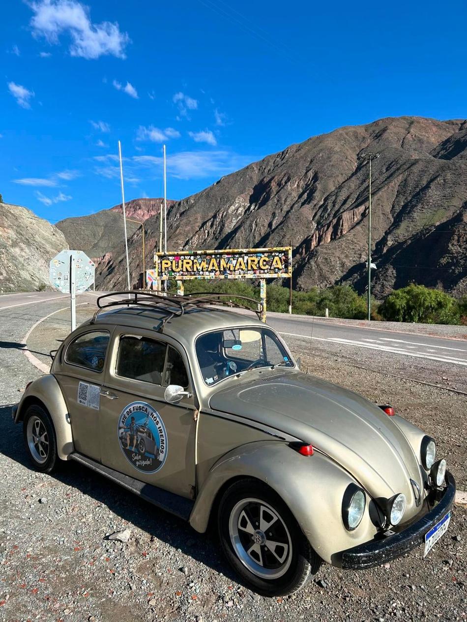 Torcedor viaja de Fusca para assistir todos os jogos do Grêmio! Veja as imagens do carro