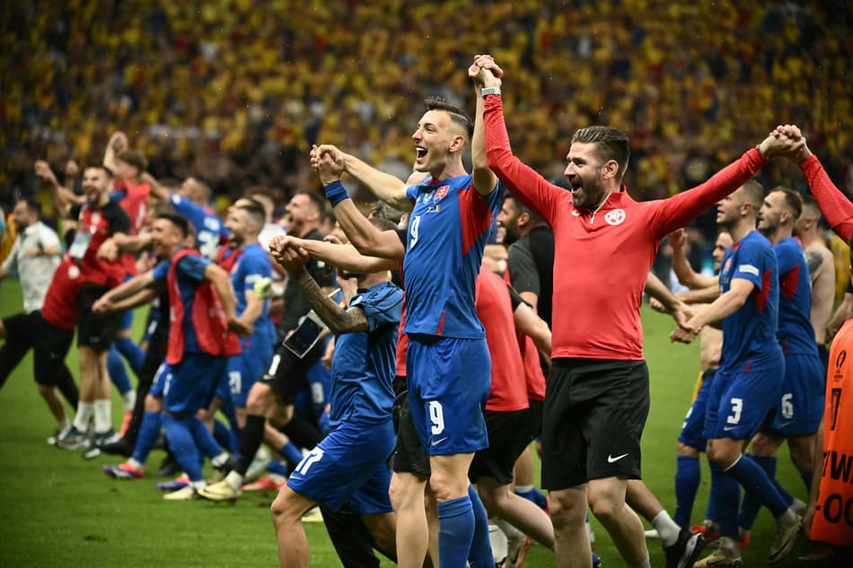 Angelos Tzortzinis / AFP
